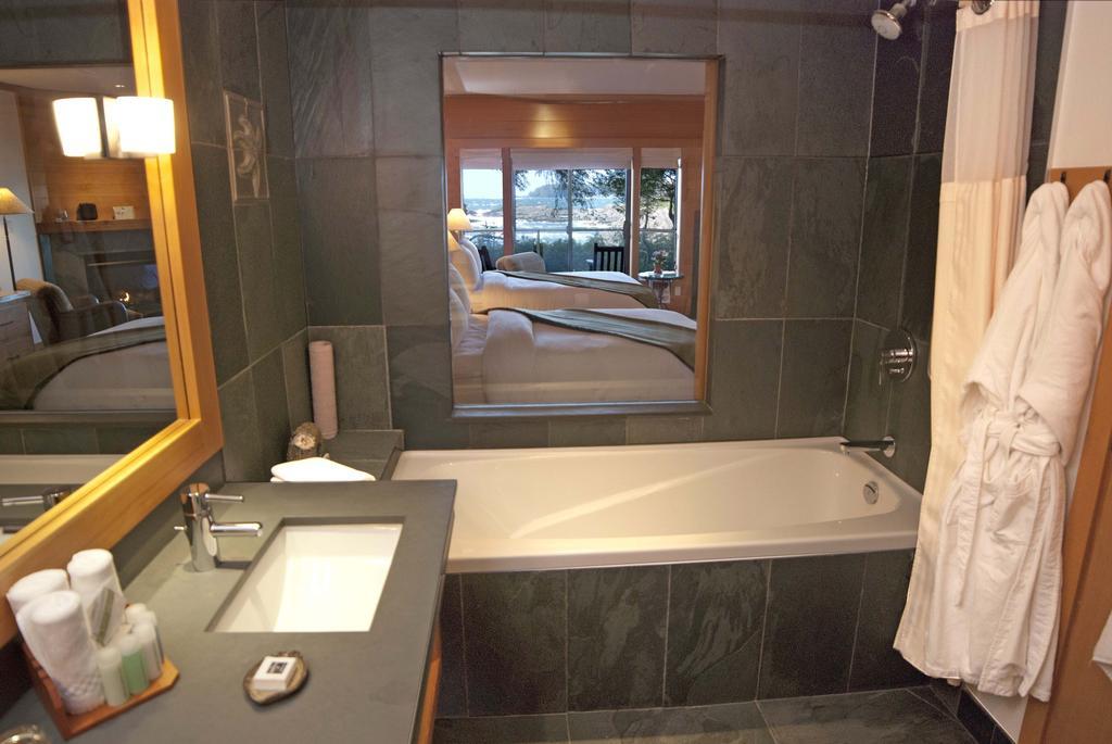 Wickaninnish Inn Tofino Room photo